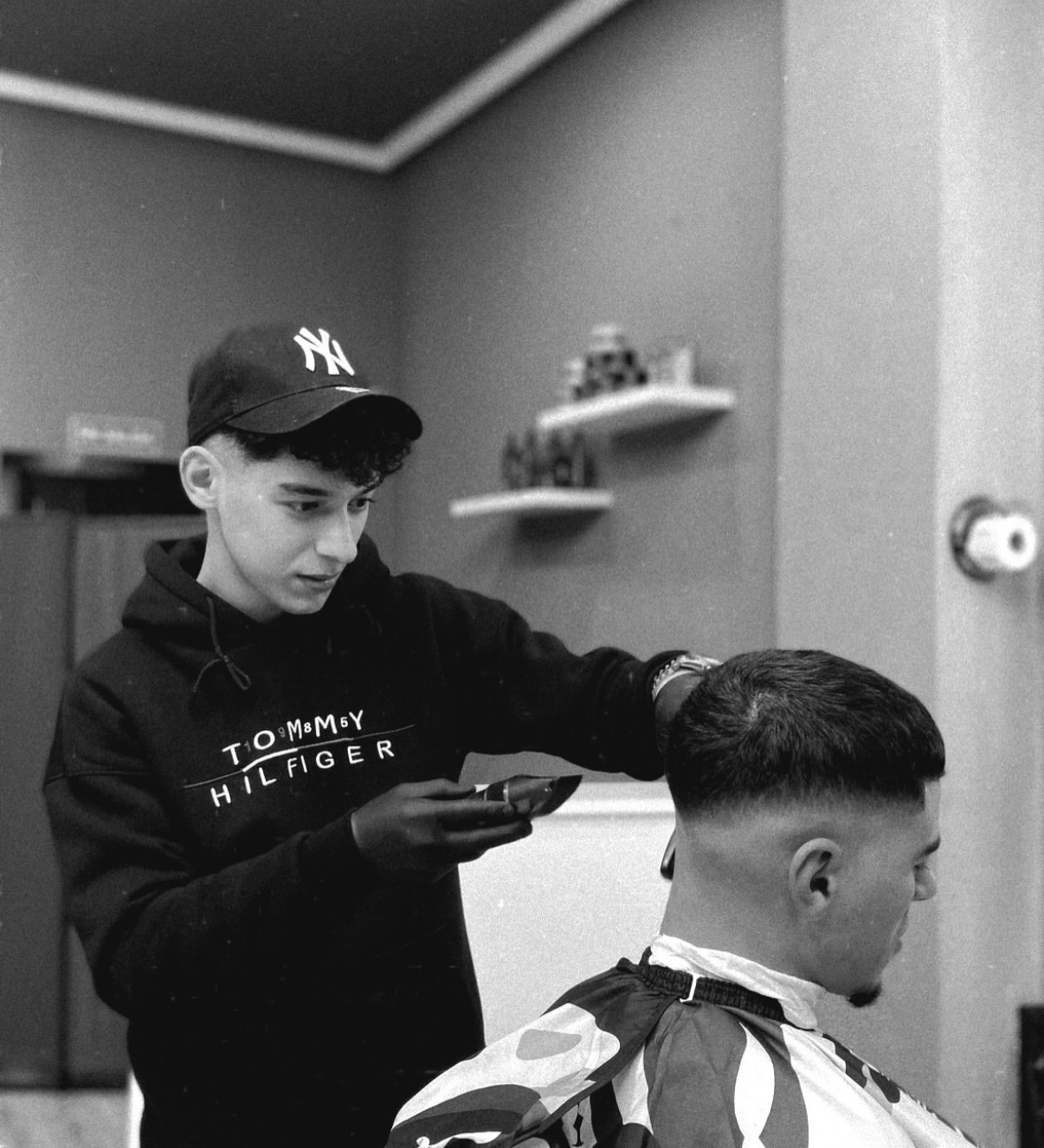 Trabajo de degradado y perfilado en Latre BarberShop, Navalmoral de la Mata